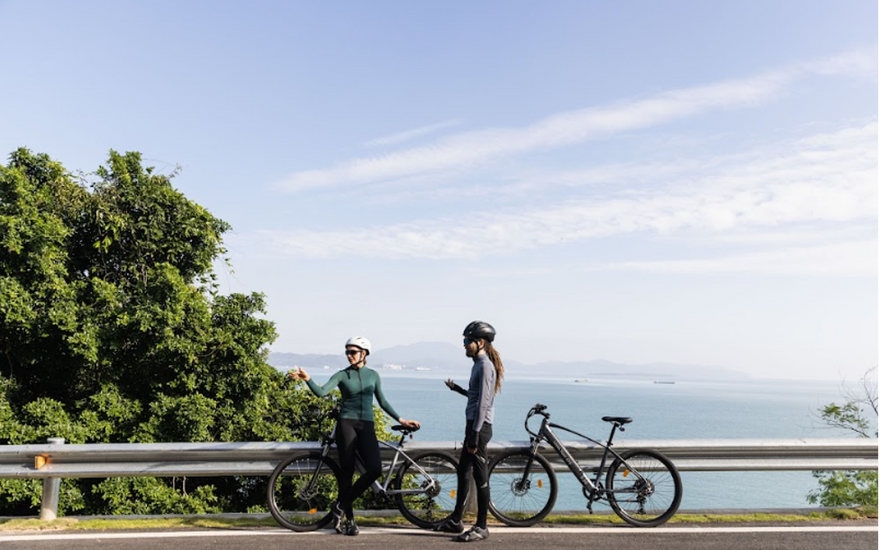 Mẹo đạp xe an toàn cho người lớn tuổi