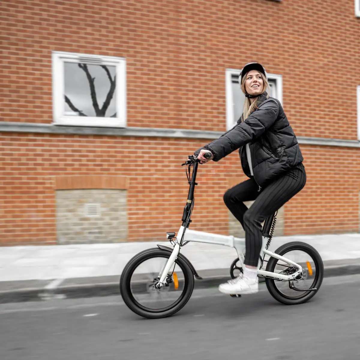 Xe đạp điện gấp  Ado A20 Lite - giải pháp tiết kiệm cho đô thị